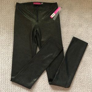 Alice + Olivia gold & black leggings. NWT. Size 0